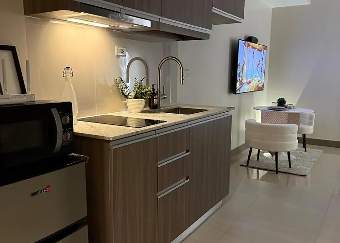 Cozy 1br In Bgc At Park Mckinley West Near Airport 公寓